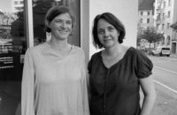 Zwei Frauen wehren sich für die Pflege: Die SP10 Mitglieder Renata Grünenfelder und Yvonne Ribi (Foto: Mathias Egloff)